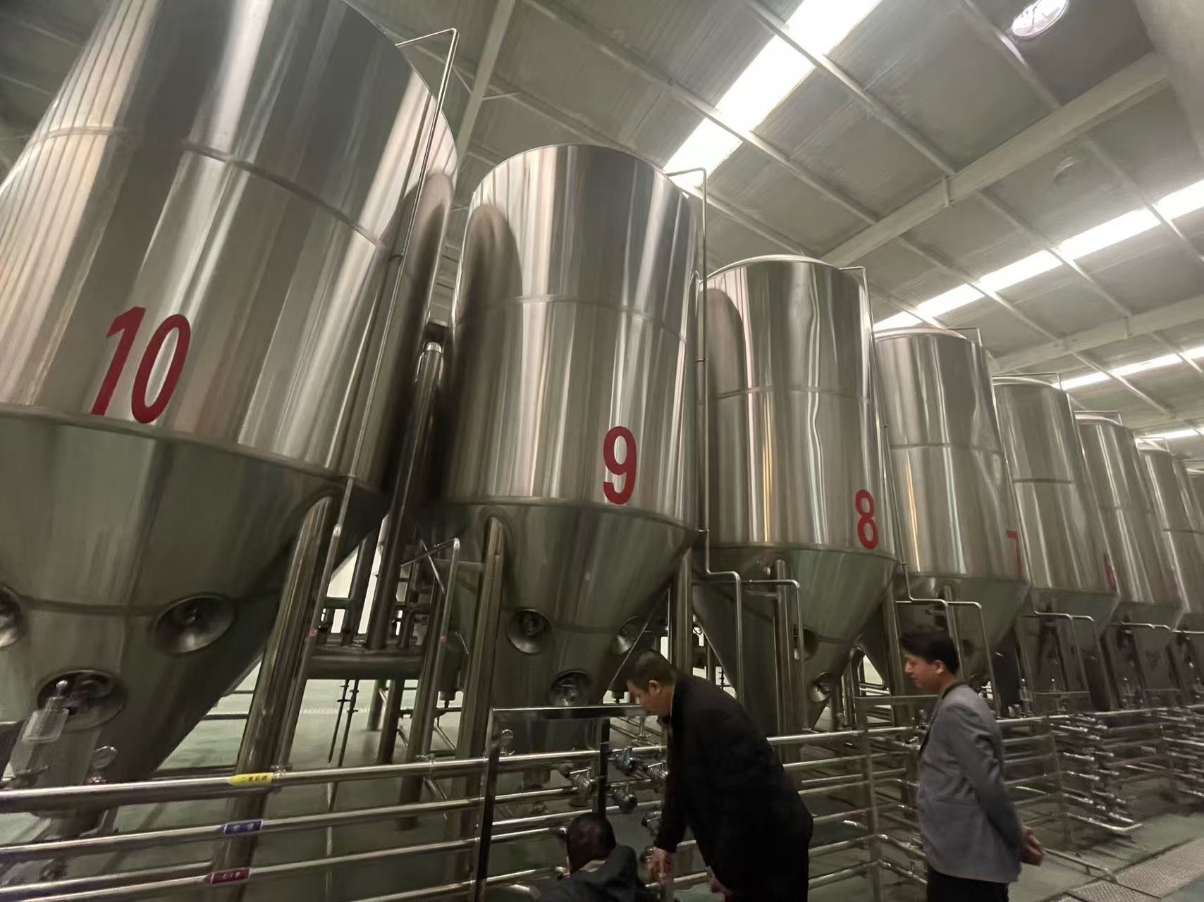 贵德精酿啤酒设备厂—平面布置、设备设计、制造、调试、培训等一条龙服务